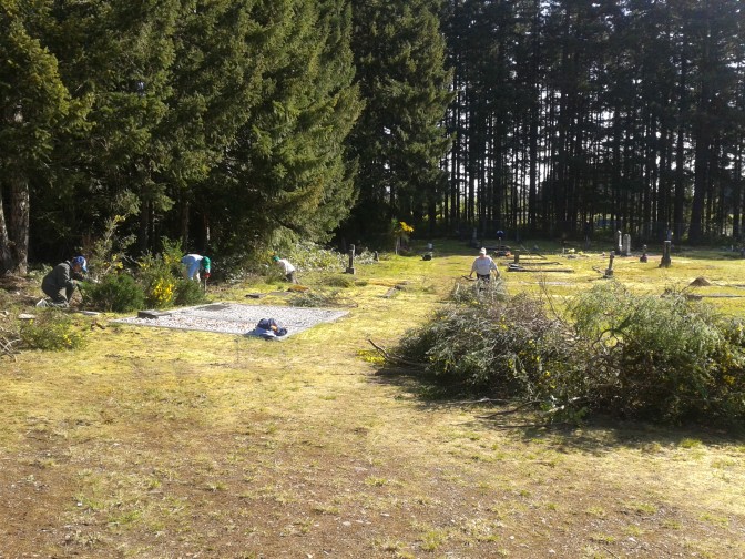 Volunteers at the Cumberland Cemetery